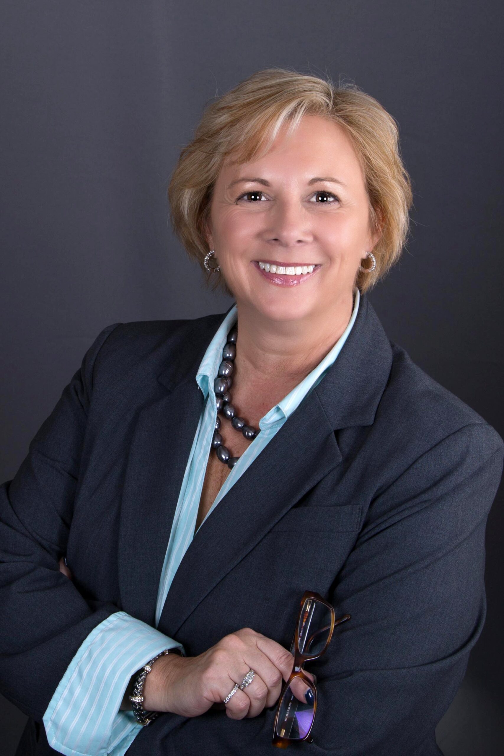 Debra J Pizer